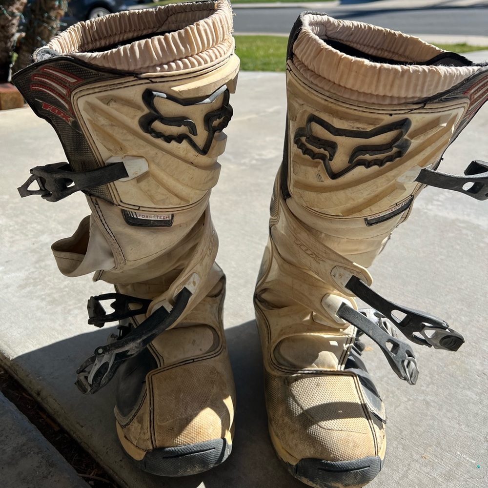 Motocross boots